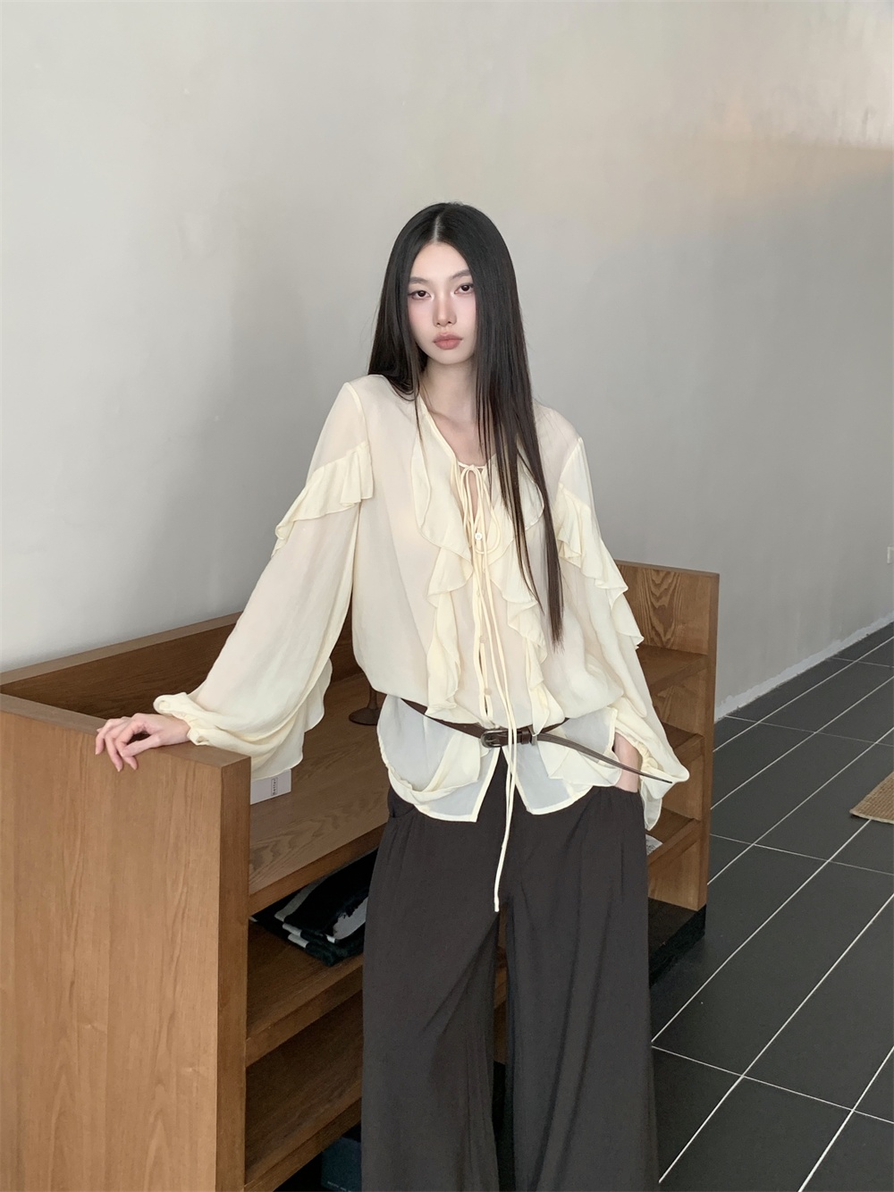 CHEERART Ruffles V Neck Tie Fr - đánh giá và giá Street Fashion Fall 2025