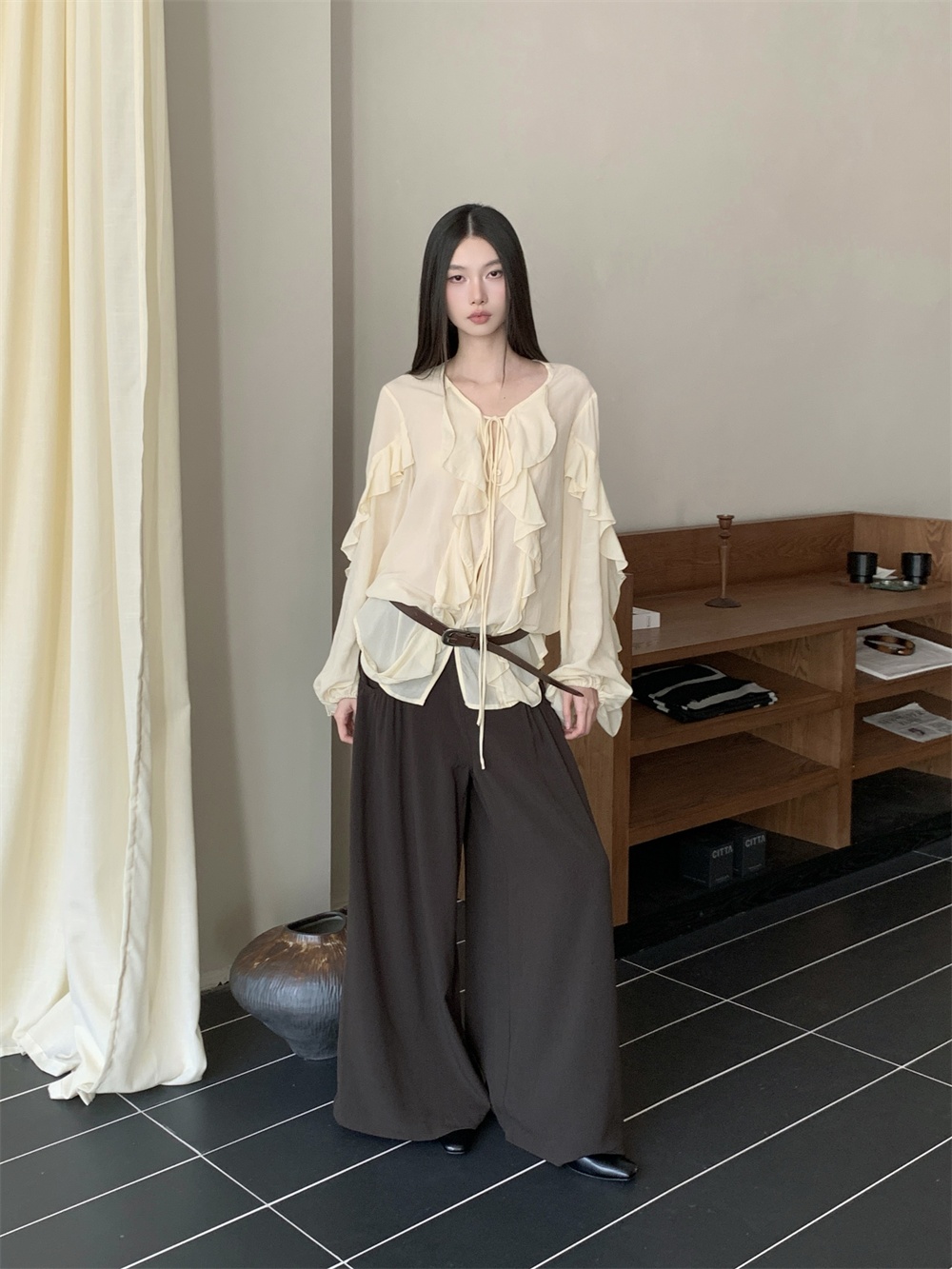 CHEERART Ruffles V Neck Tie Fr - đánh giá và giá Street Fashion Fall 2025